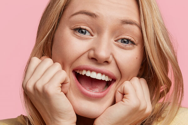 на страницах нашей клиники Smile Centrum в Праге.