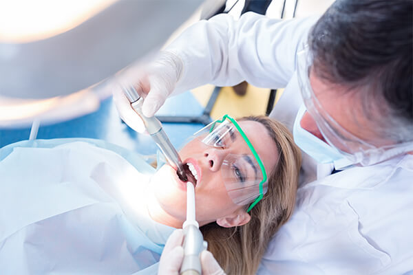 на страницах нашей клиники Smile Centrum в Праге.